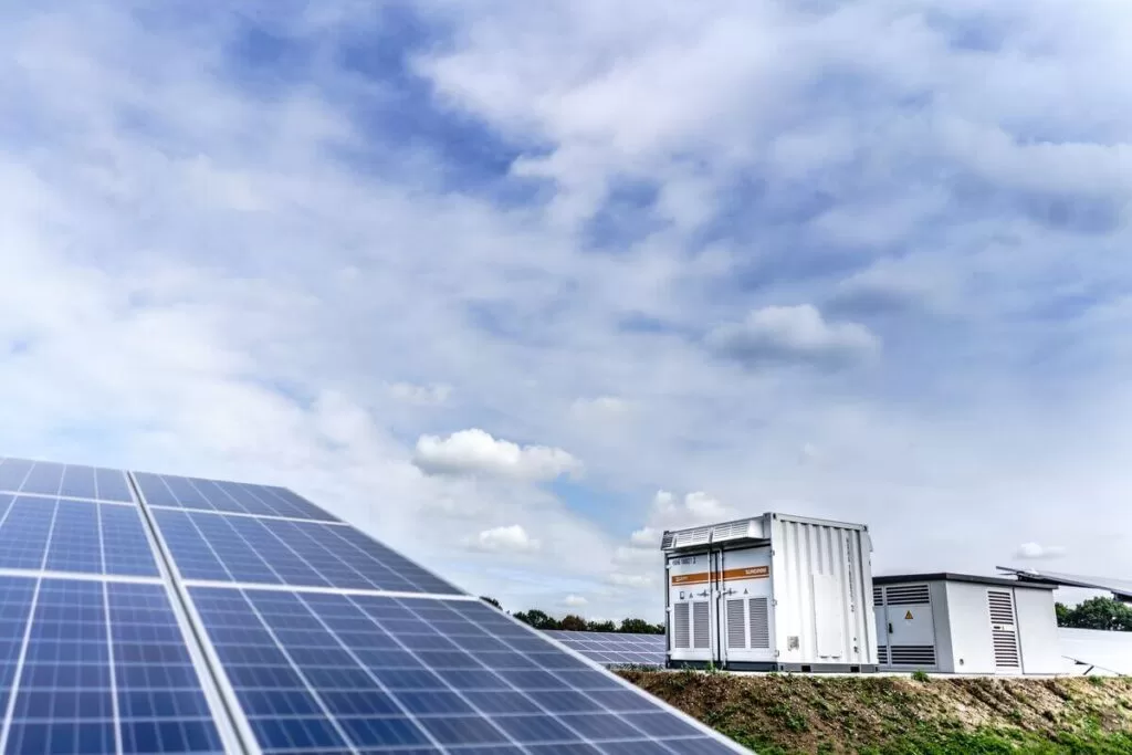 1. On grid vs off grid - particularitatile fiecarui tip de panou fotovoltaic