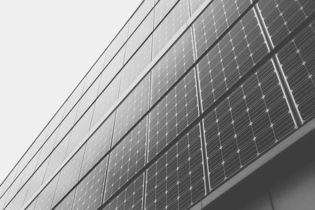panouri fotovoltaice monocristaline vs policristaline - avantaje si dezavantaje