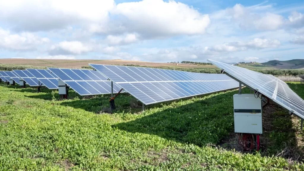 2. Cum se curata panourile fotovoltaice